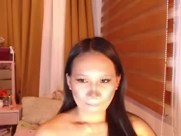 leah_lyn live stage