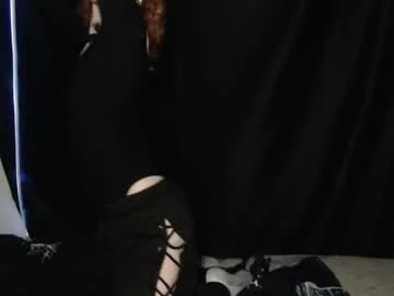 leo_redhead live stage