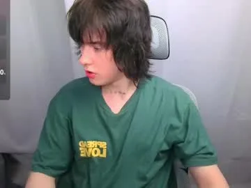 leonkissboy live stage