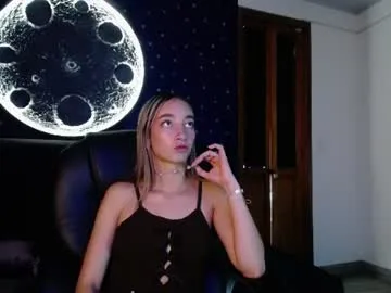 lia_bloom22 live stage