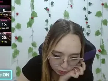 liaroberts1 live stage