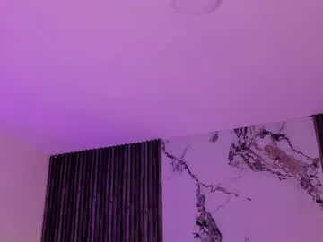 lillyortiz_ live stage