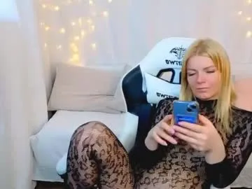 lilydavisss live stage