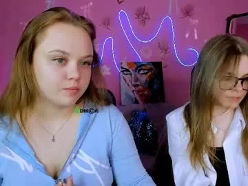 lucy_shy3 live stage