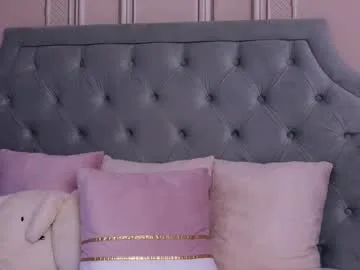 lucyaddison live stage