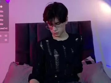 lui_x_dust live stage
