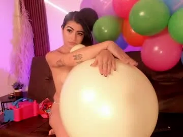 lunaa_lynch live stage