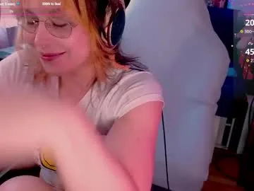 lunaoddity live stage
