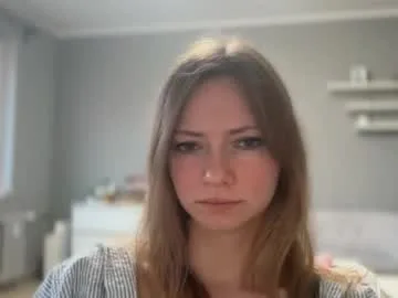 lux_millie live stage