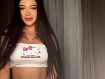 luxurydollll live stage
