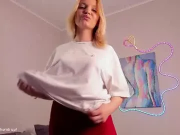 maddie_d_cloud live stage