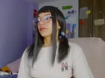 mel_dahlia live stage