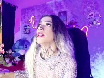 mia_califa_01 live stage
