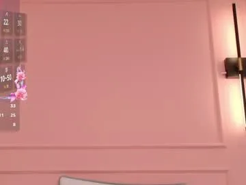mia_colllins live stage