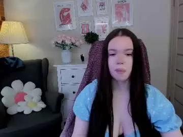 mia_n0va live stage