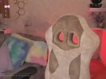 mia_smoke_ live stage