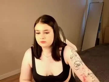 michelle_host live stage