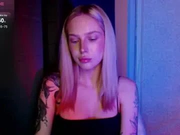 michellevelour live stage