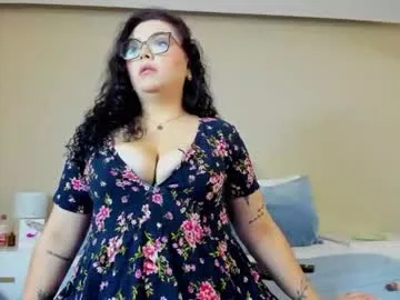 mid_nightpeach live stage