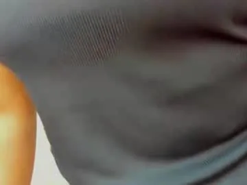 mikeyla_bigass live stage