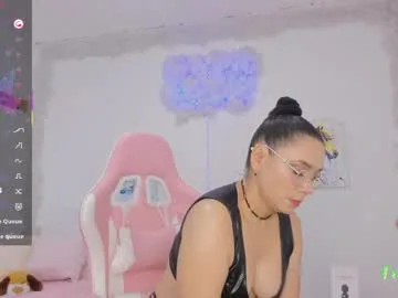 milfaaura live stage