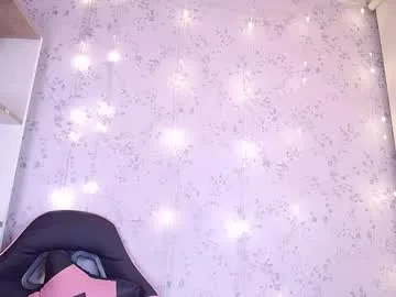 mily_lu live stage