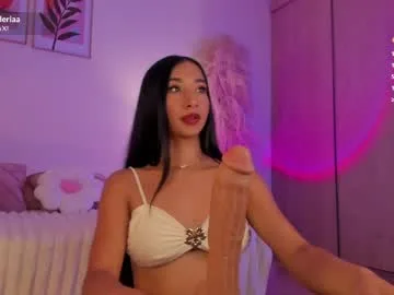 missvaleriaa live stage