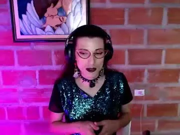 moira_hot live stage