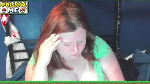 Live thumbnail for molly_moons