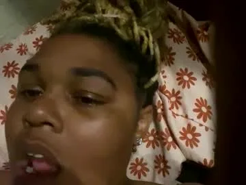 monaemonroe25 live stage
