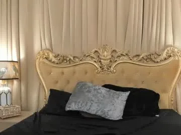 monstercock_olivia live stage