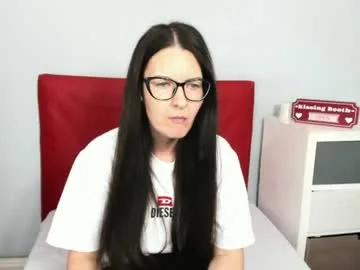 nadiatrue live stage