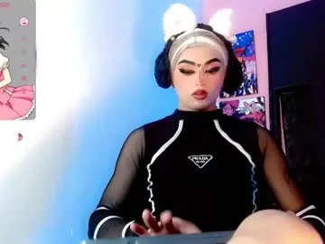 natasha_clifford live stage