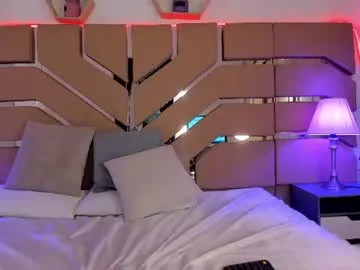 natasha_rusbell live stage