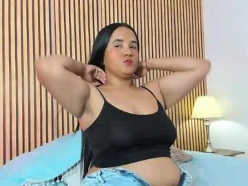 naty_bustos live stage