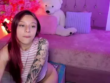 nickie_reed_ live stage