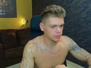 nicotroy live stage