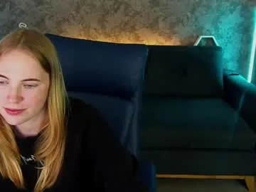 nikkyreyyy live stage