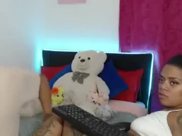 nikoandlady live stage