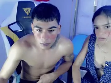nina_and_coby live stage
