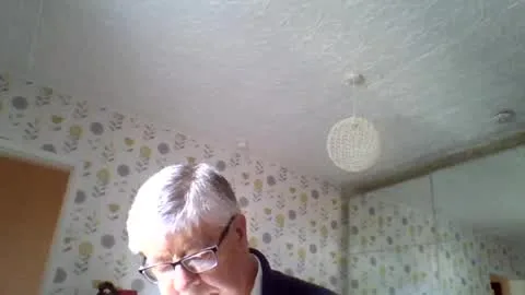 nn69uk 的直播缩略图