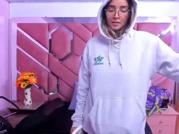 olivia_fox69 live stage