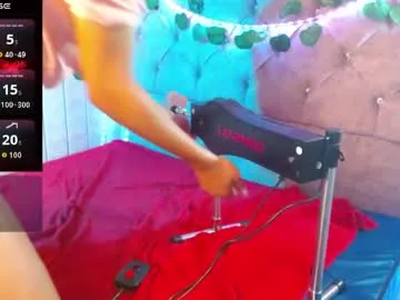 pamela_anderssom live stage
