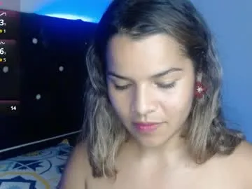pamela_tiiny live stage