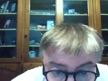 paulhandsomeitaly live stage