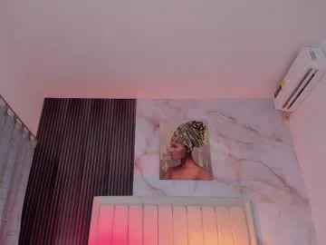 pinky_peach_ live stage