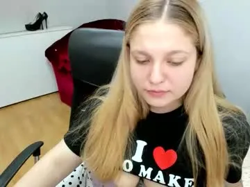 pretttylisa live stage
