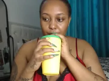 pretty_annah live stage