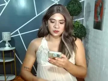 queen_tracy live stage