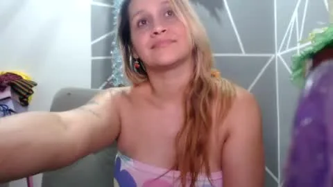 Live thumbnail for queenharlyee
